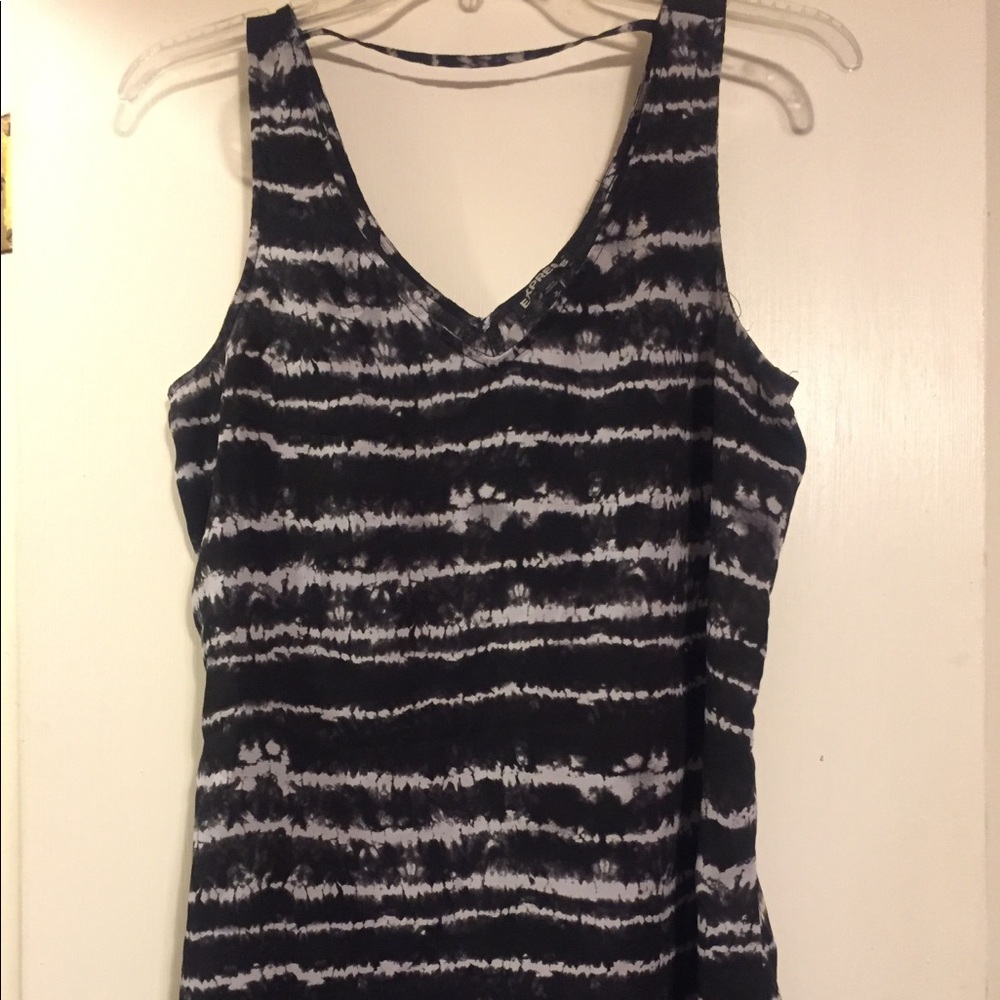 ✨Express black and white striped tie dye tank